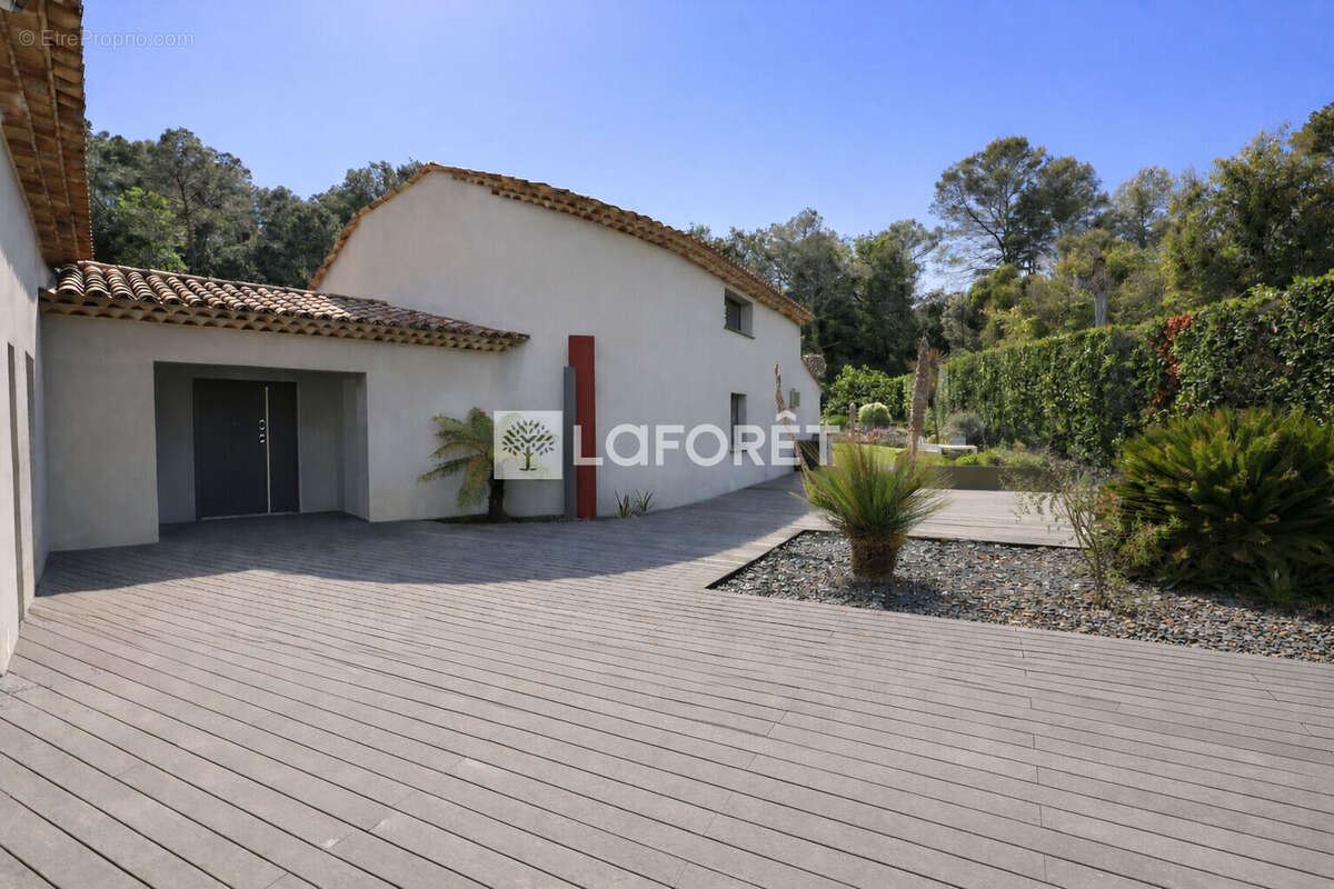 Maison à MOUGINS