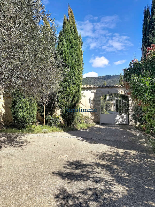 Maison à VAISON-LA-ROMAINE
