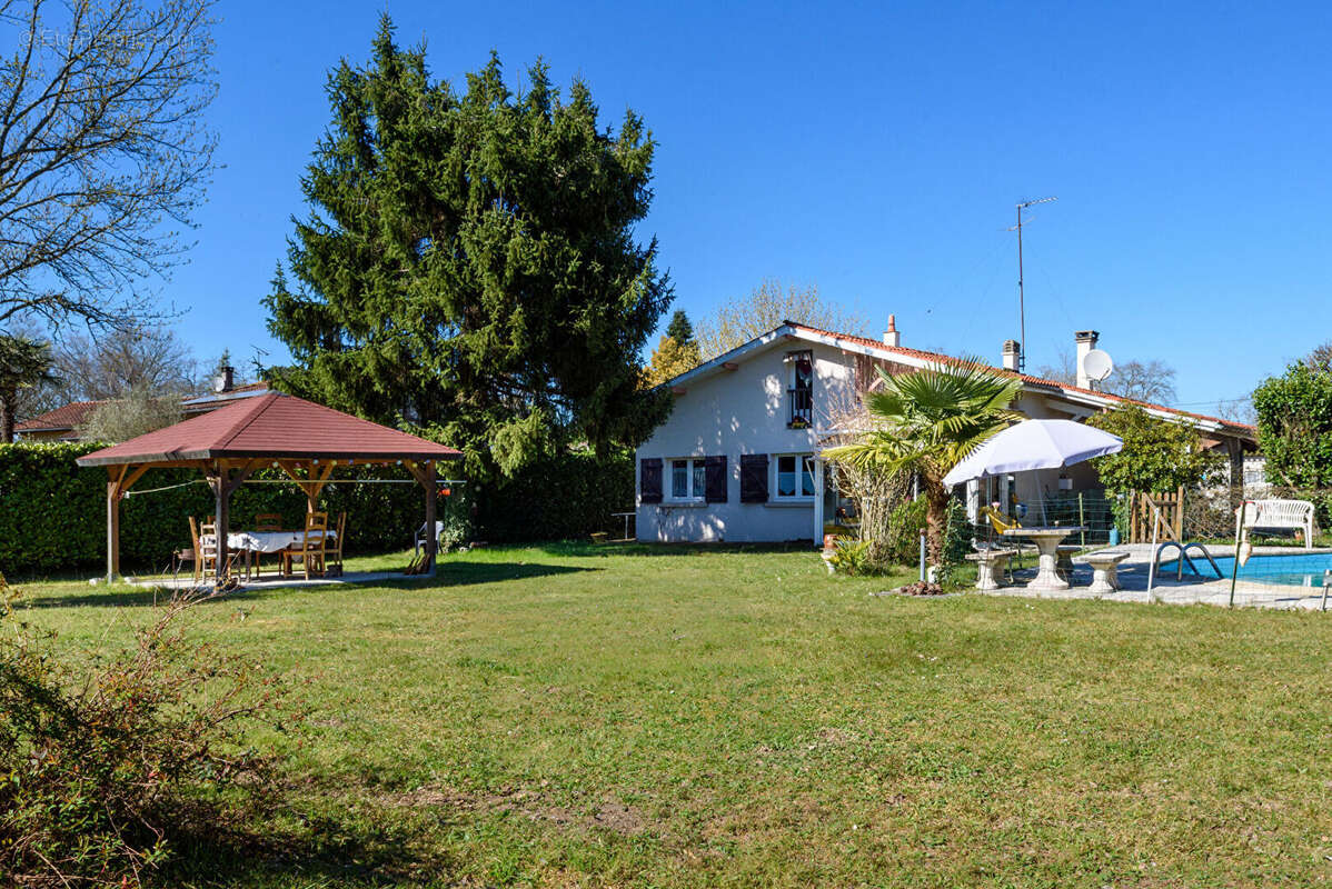Maison à MAZEROLLES