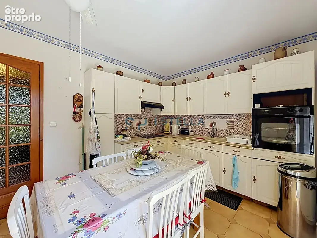 Maison des années 70 avec un fort potentiel en position dominante ! - photo 3