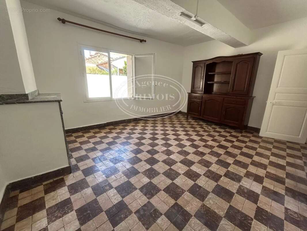 Appartement à LEZIGNAN-CORBIERES