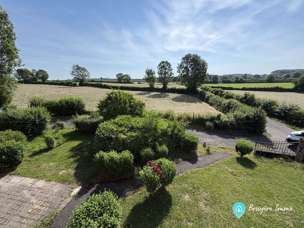 Maison 138 m² à Noyelles-Sur-Sambre  - photo 2
