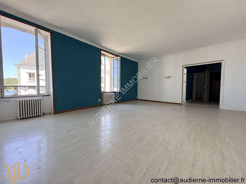 Bel appartement de 108 m2 - plein centre-ville d'AUDIERNE - T4 avec 3 chambres en duplex - vue sur Goyen - photo 2