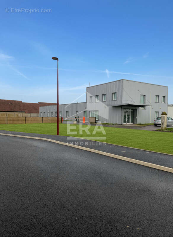 Local commercial 570m² à doullens - photo 4