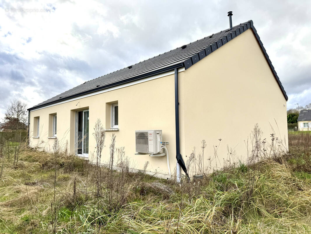Maison à NOYERS
