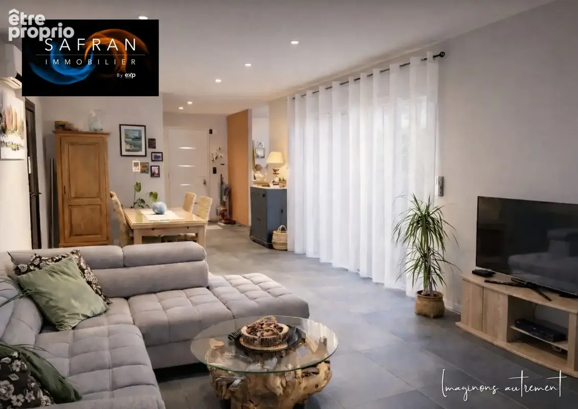 Maison 131 m² à Commelle-Vernay  - photo 8