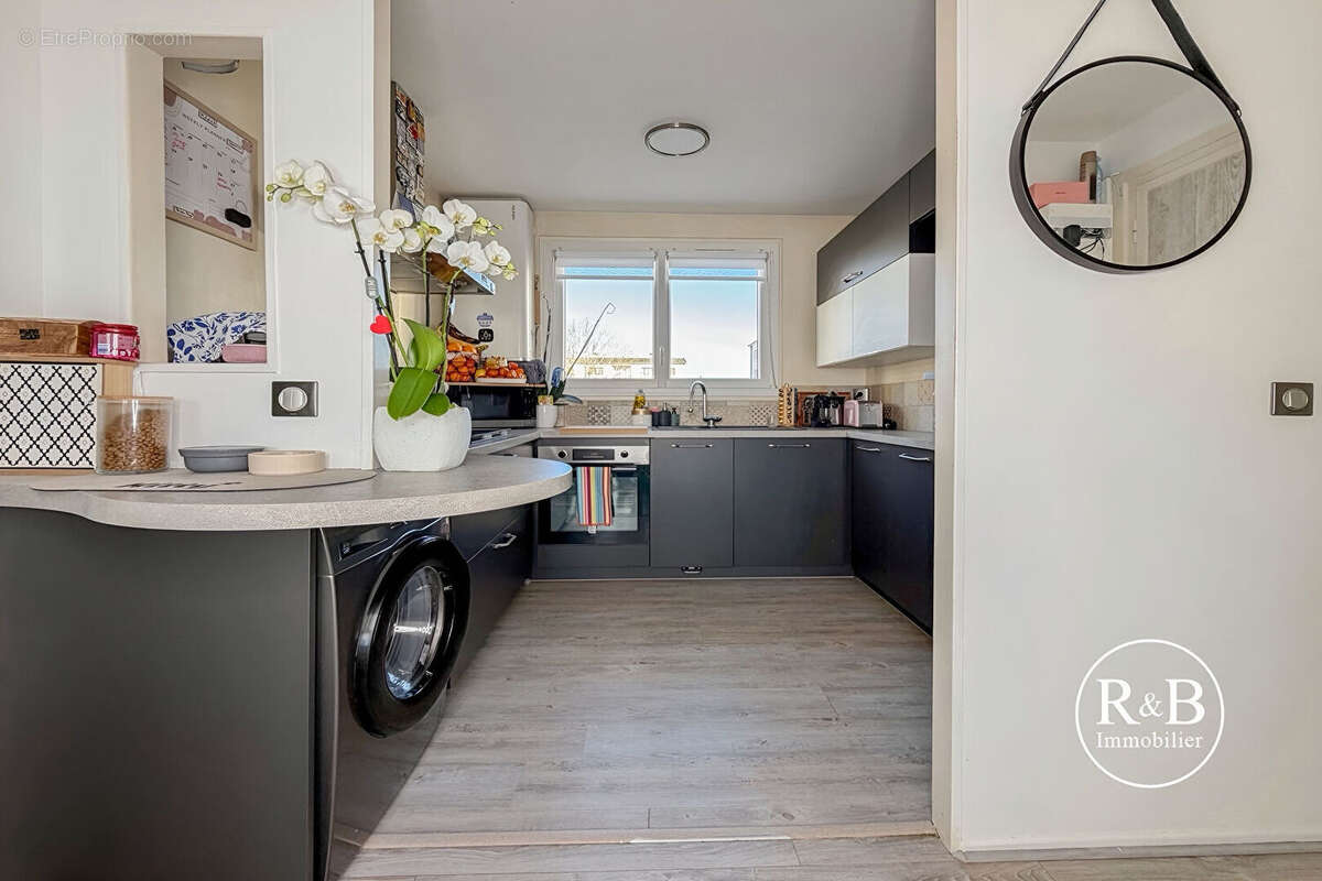 Appartement à LES CLAYES-SOUS-BOIS