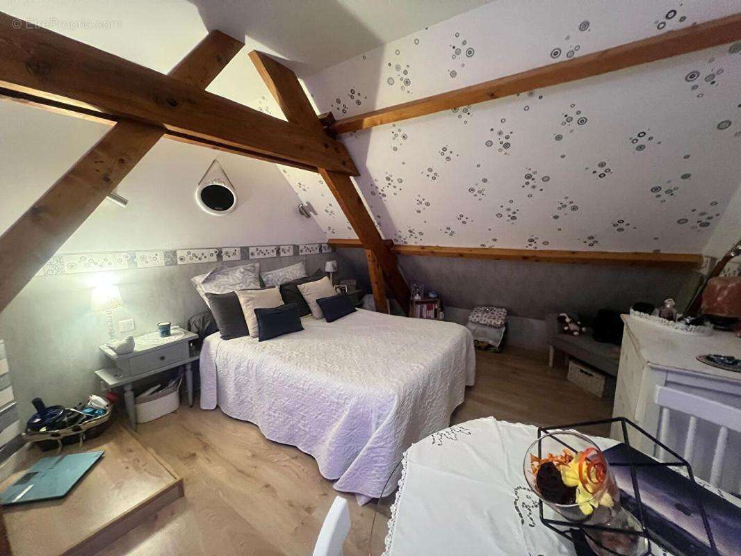 Maison à VARENNES-VAUZELLES