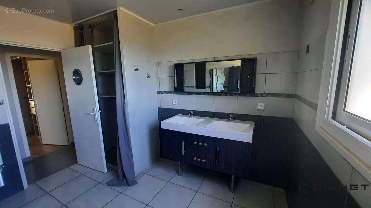 Maison Malemort 9 pièce(s) 215 m2 - photo 6
