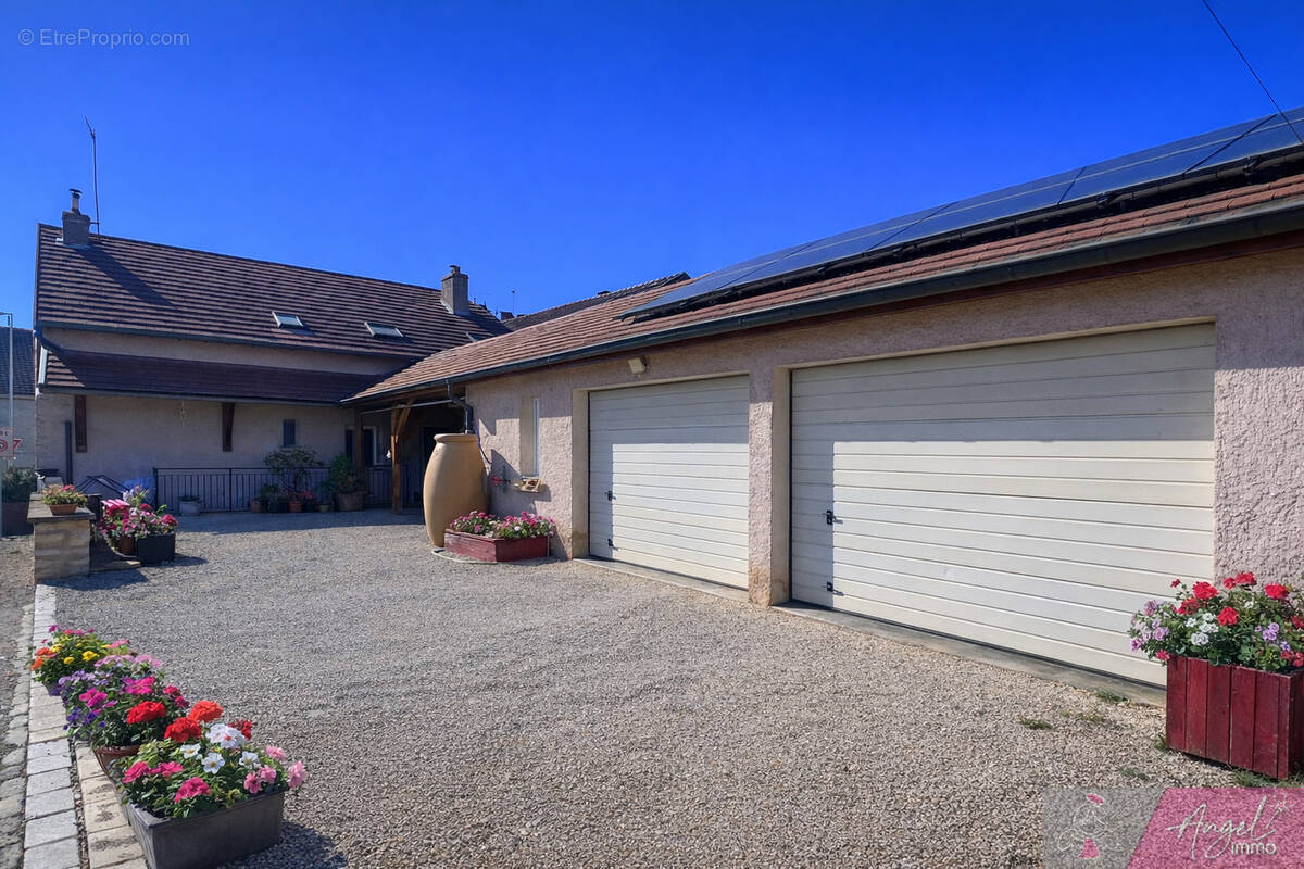 Maison à LAVANS-LES-DOLE