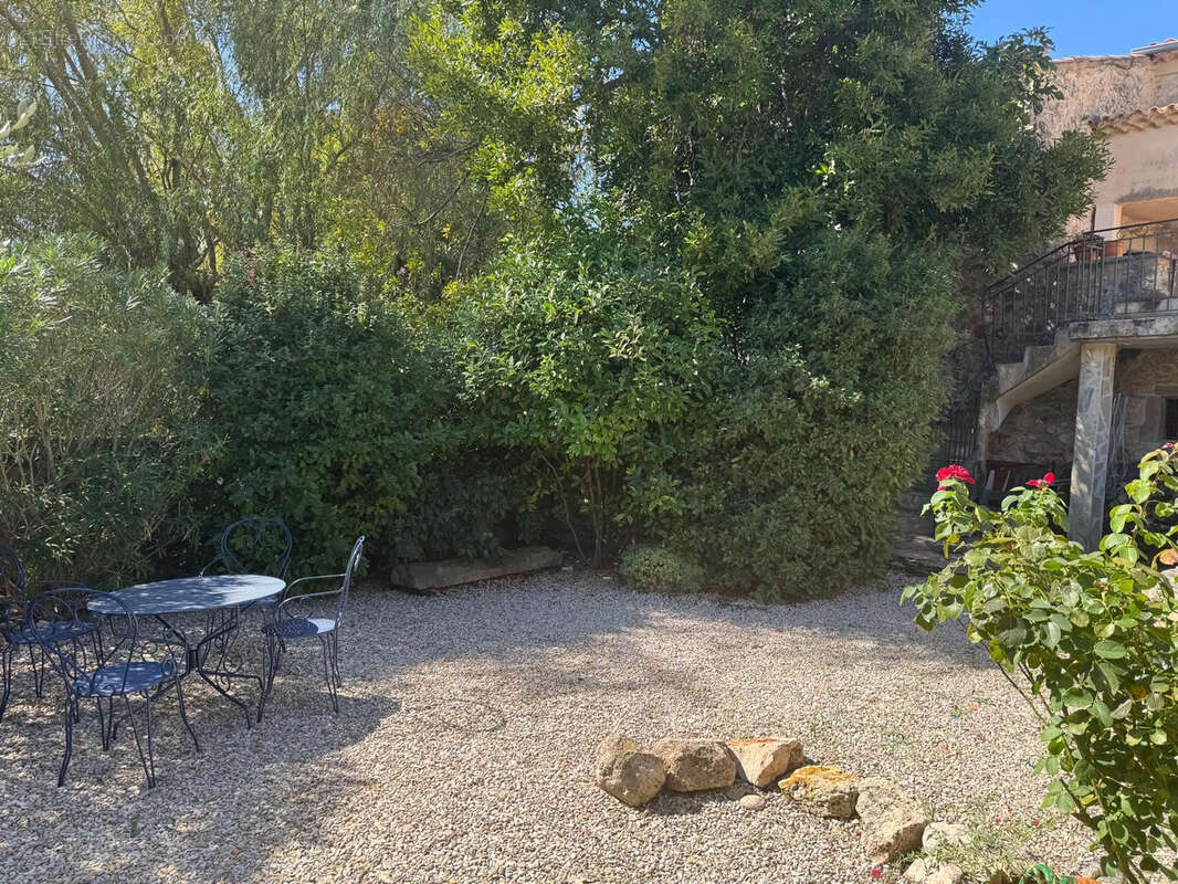 Maison à MONTPEYROUX