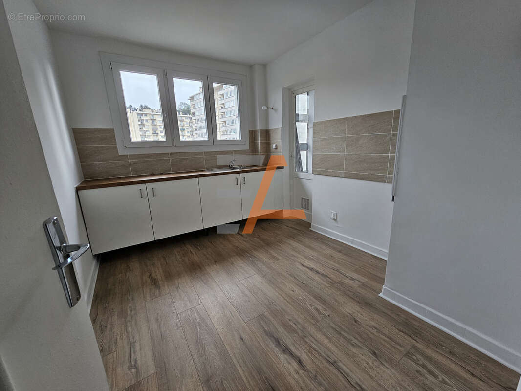 Appartement à SAINT-ETIENNE