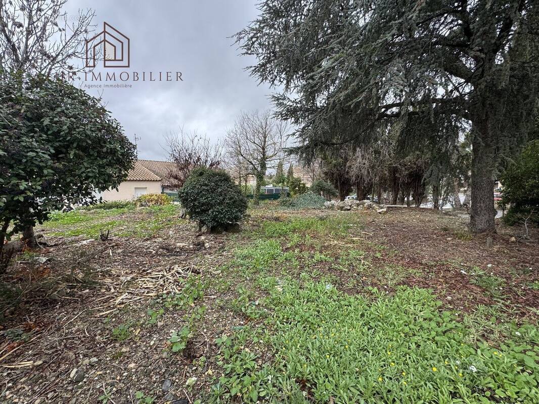 Terrain à LIGNAN-SUR-ORB