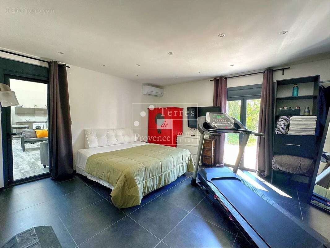 Maison à REGUSSE