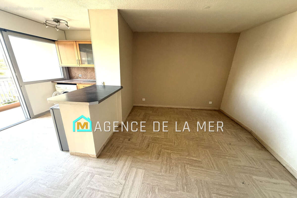 Appartement à MANDELIEU-LA-NAPOULE