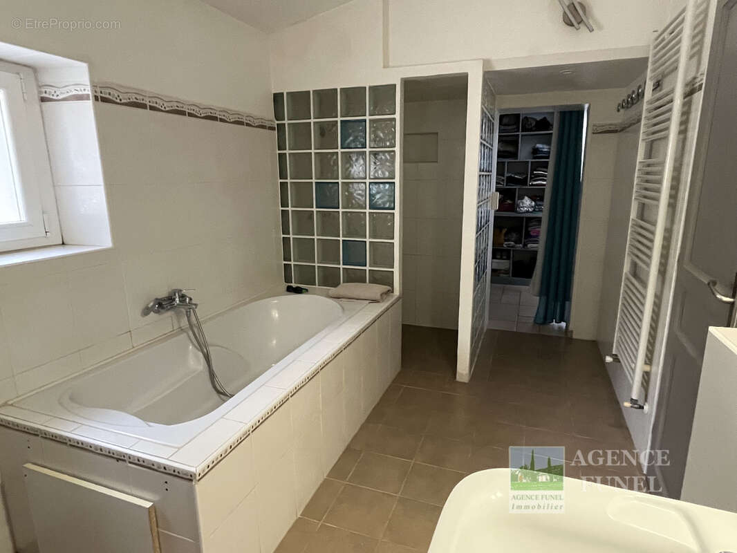 St Vallier-de-Thiey - Villa individuelle de plain-pied 4 chambres Terrain 1924 m2 - photo 32
