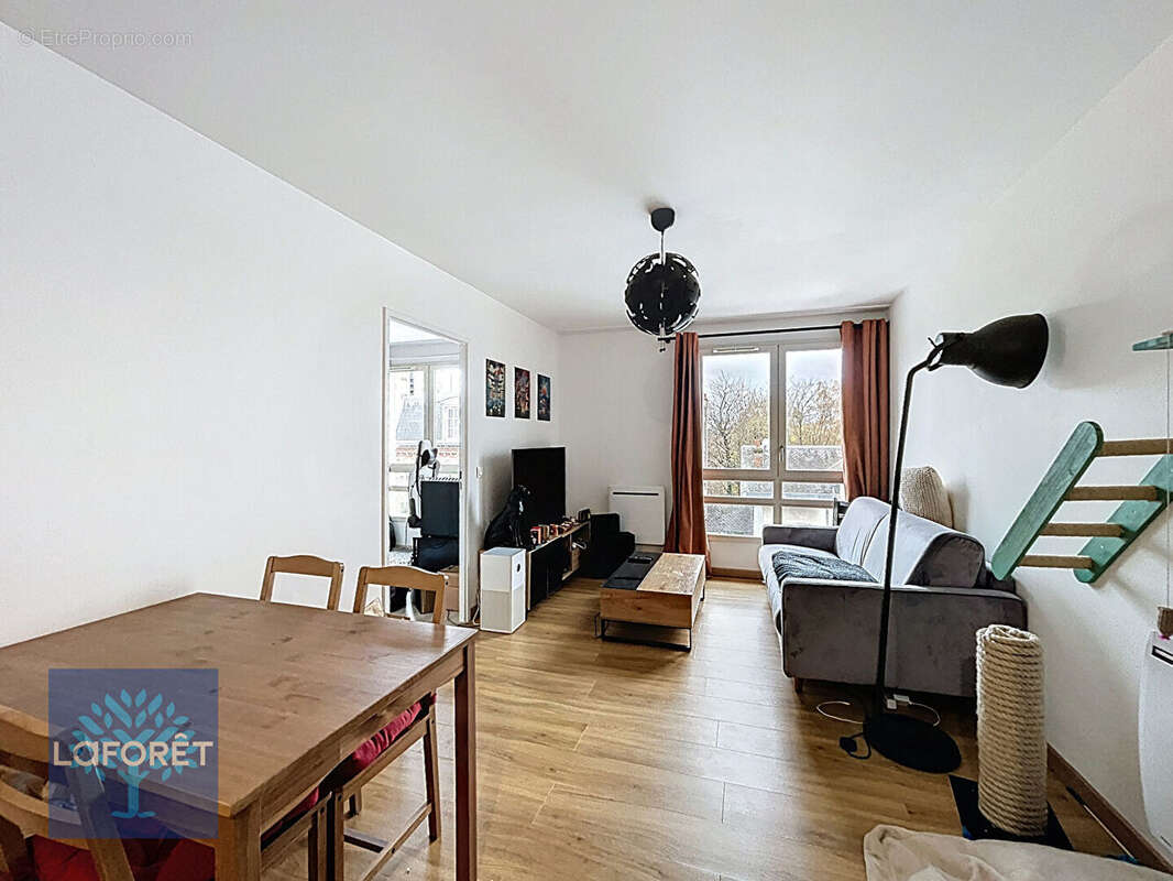 Appartement à CORBEIL-ESSONNES