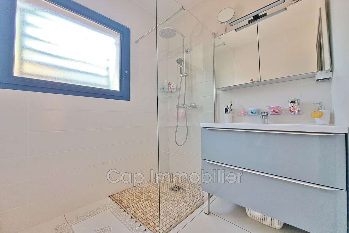 Maison 126 m² à Agde  - photo 6