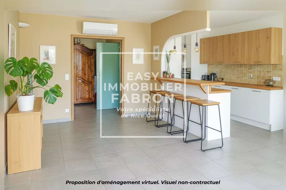 Appartement à CARROS