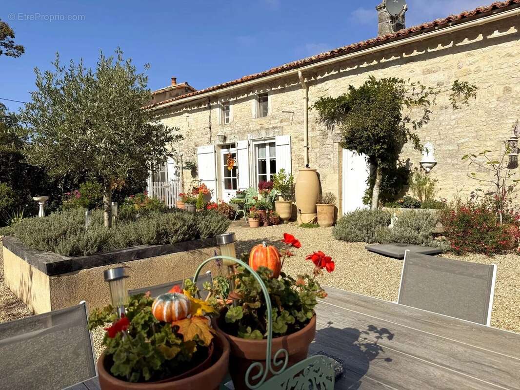 Maison à LA FORET-DE-TESSE