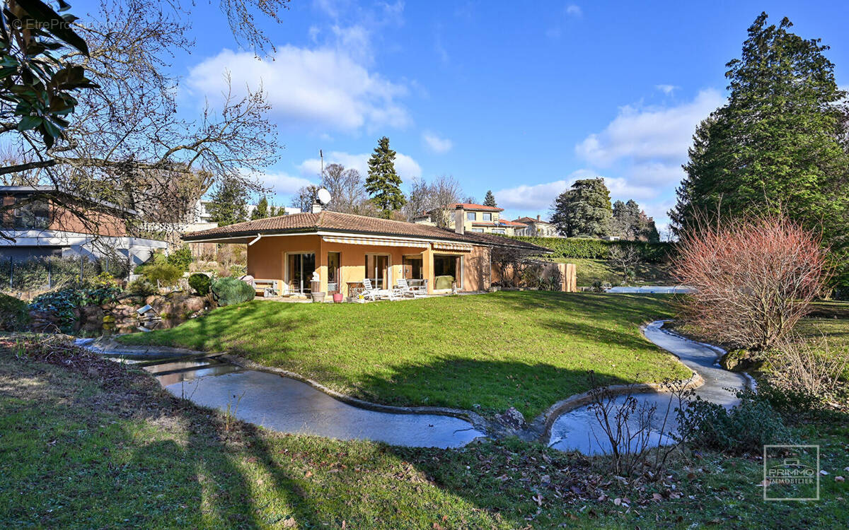 Maison à SAINT-CYR-AU-MONT-D'OR