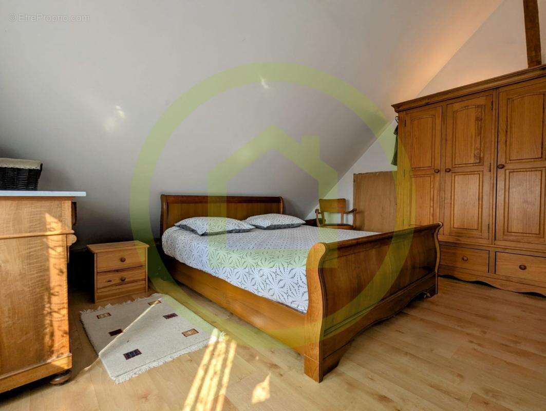 Maison à CHARETTE-VARENNES