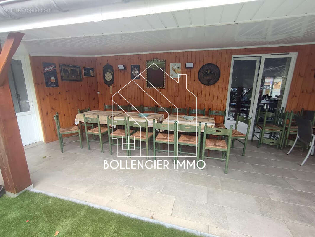 Ensemble immobilier : Murs et fonds de commerce - photo 6