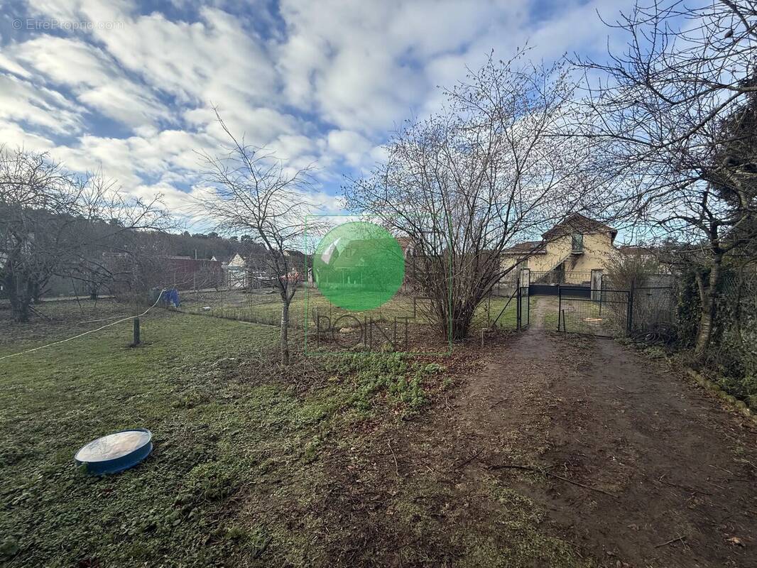 Terrain à BOISSY-LE-CUTTE