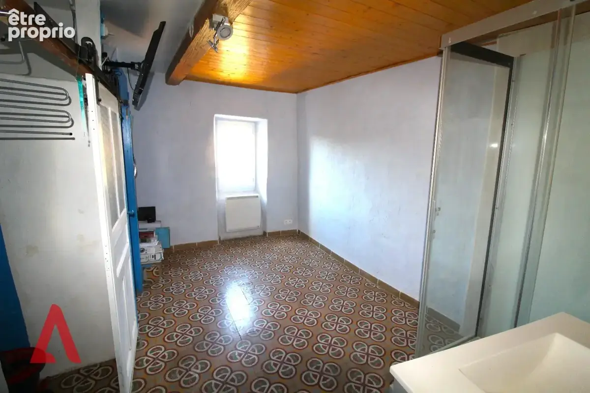 Maison de caractère à Gabian  Projet de rénovation à fort potentiel  126 m²  2 entrées  Jardin privatif à proximité  95.000  - photo 8