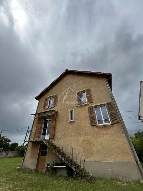 Maison à SAINT-POURCAIN-SUR-SIOULE