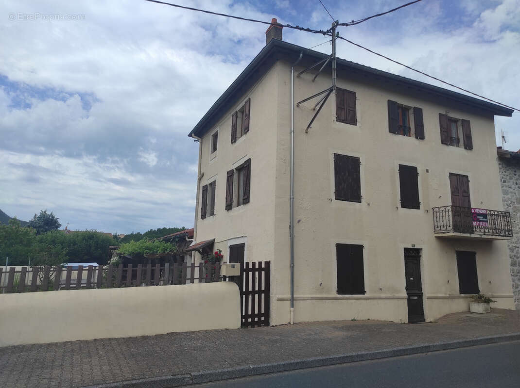 Maison à RETOURNAC