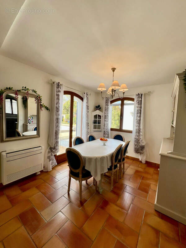 Maison à NANS-LES-PINS