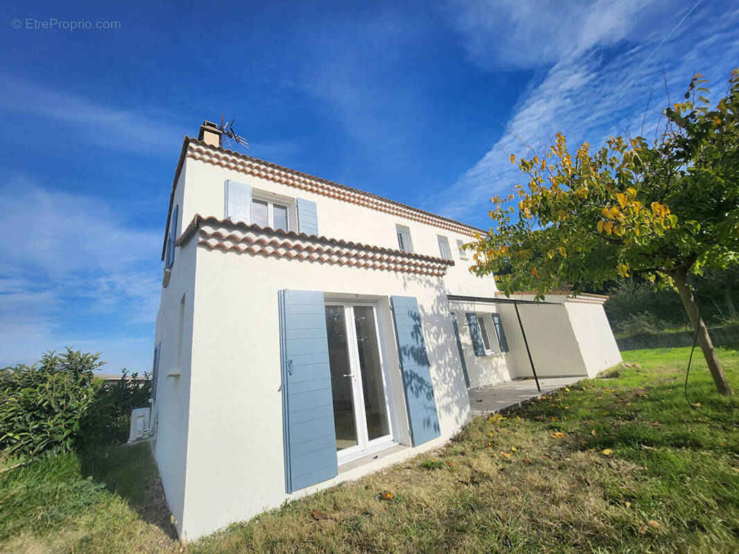 Maison à MORIERES-LES-AVIGNON