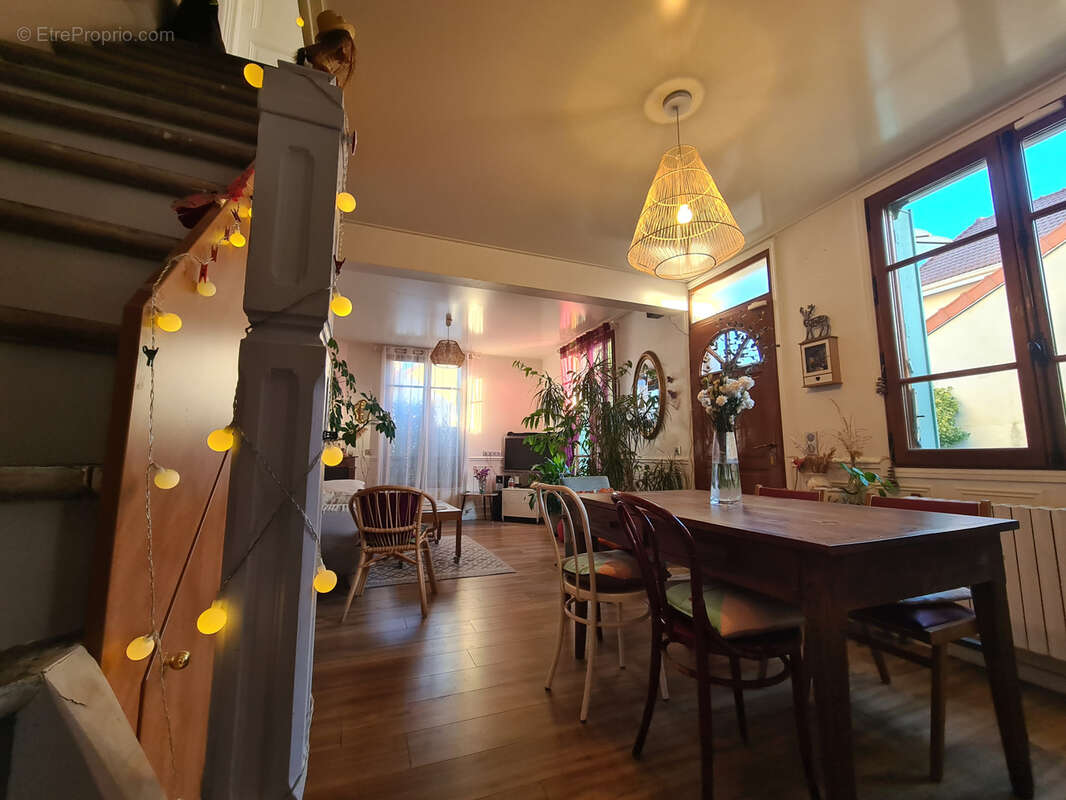 Maison à VAIRES-SUR-MARNE