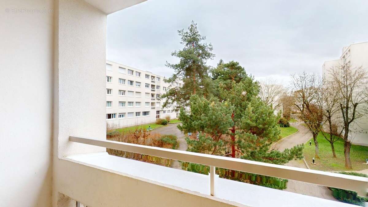 Appartement à SAINTE-FOY-LES-LYON