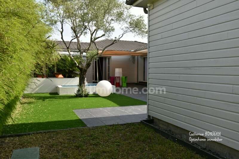 Maison à BLANQUEFORT