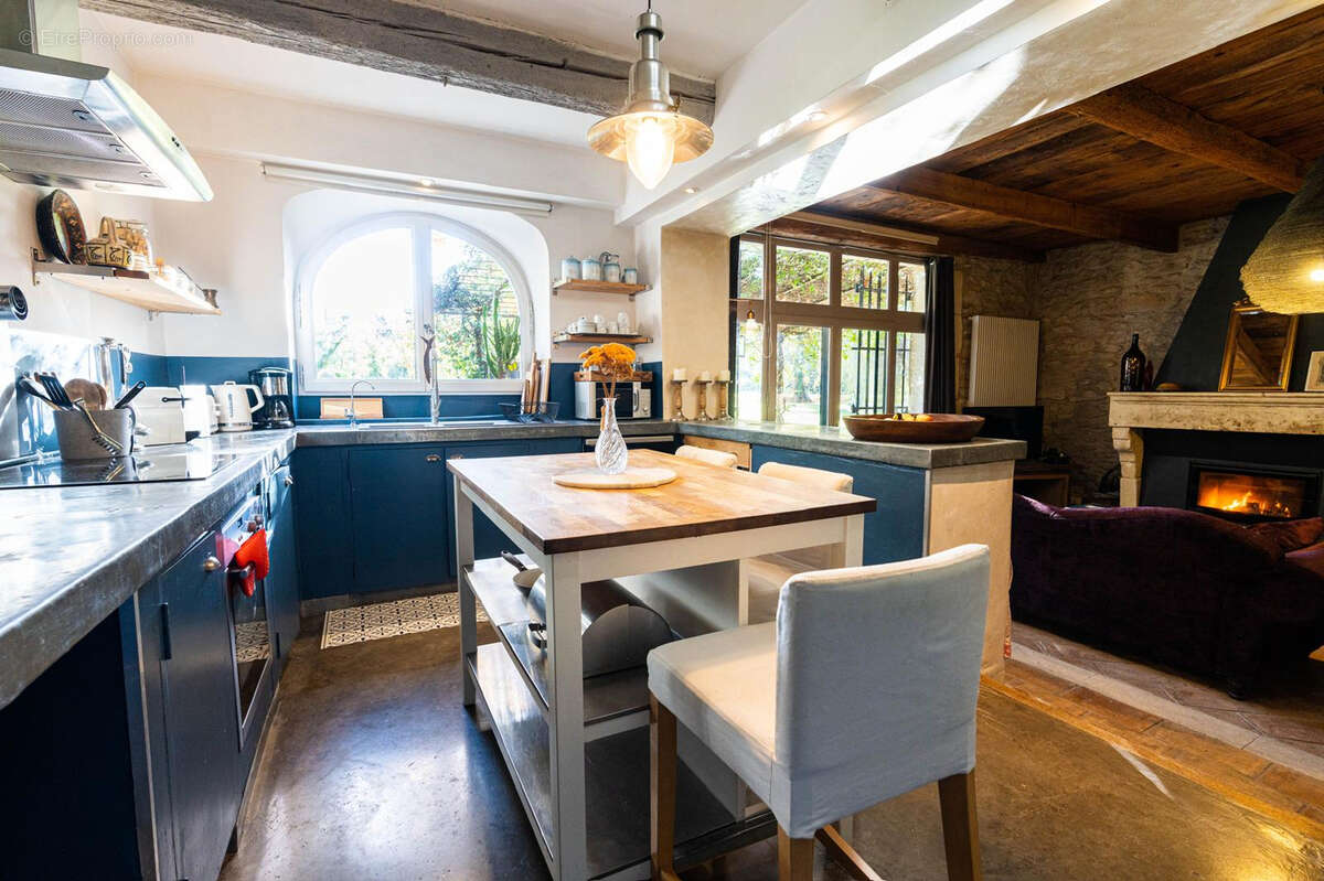 Mas Saint Remy De Provence  325 m2 - photo 11