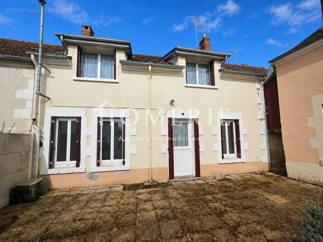 Maison à VEAUGUES