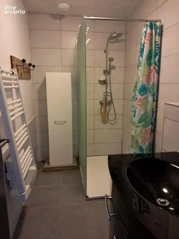 Maison contemporaine de plain-pied  5 chambres  Piscine  Double garage - photo 17