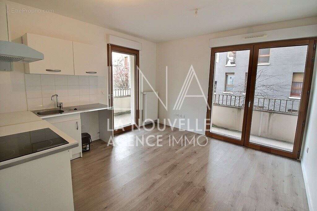 Appartement à LES LILAS