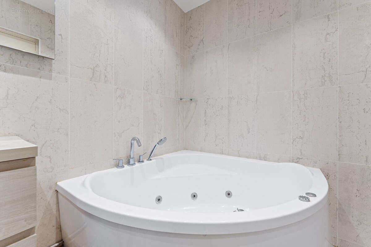 VH404582 - Appartement à PARIS-12E
