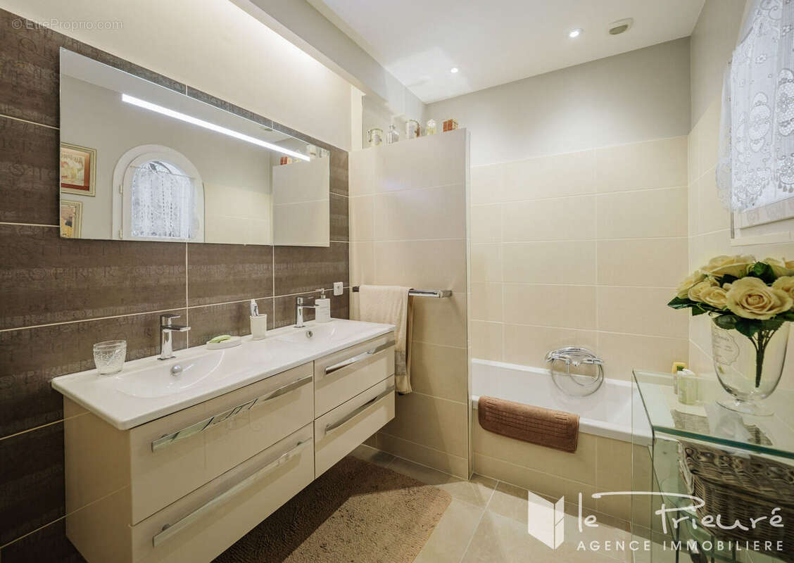 Spacieuse maison familiale avec parc, piscine chauffée et belles prestations - photo 18