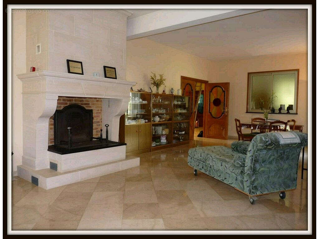 Maison à MONTGESTY