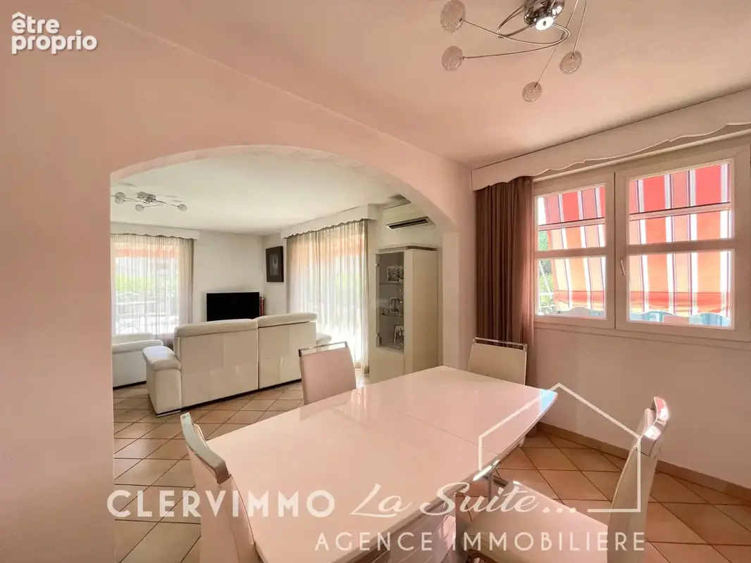 Dernier etage - 115 m2 - un exterieur d'exception de 110 m2 - aubagne - photo 6