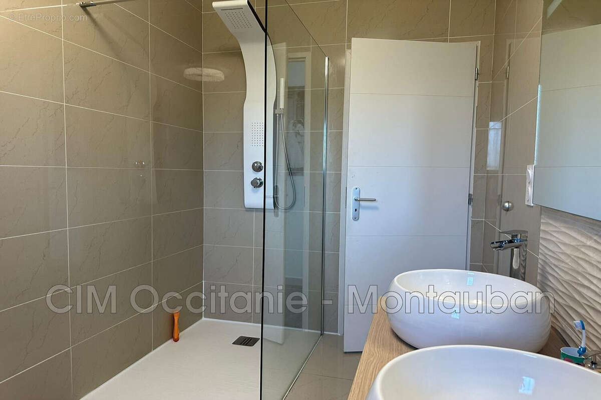 Maison à SAINT-ETIENNE-DE-TULMONT