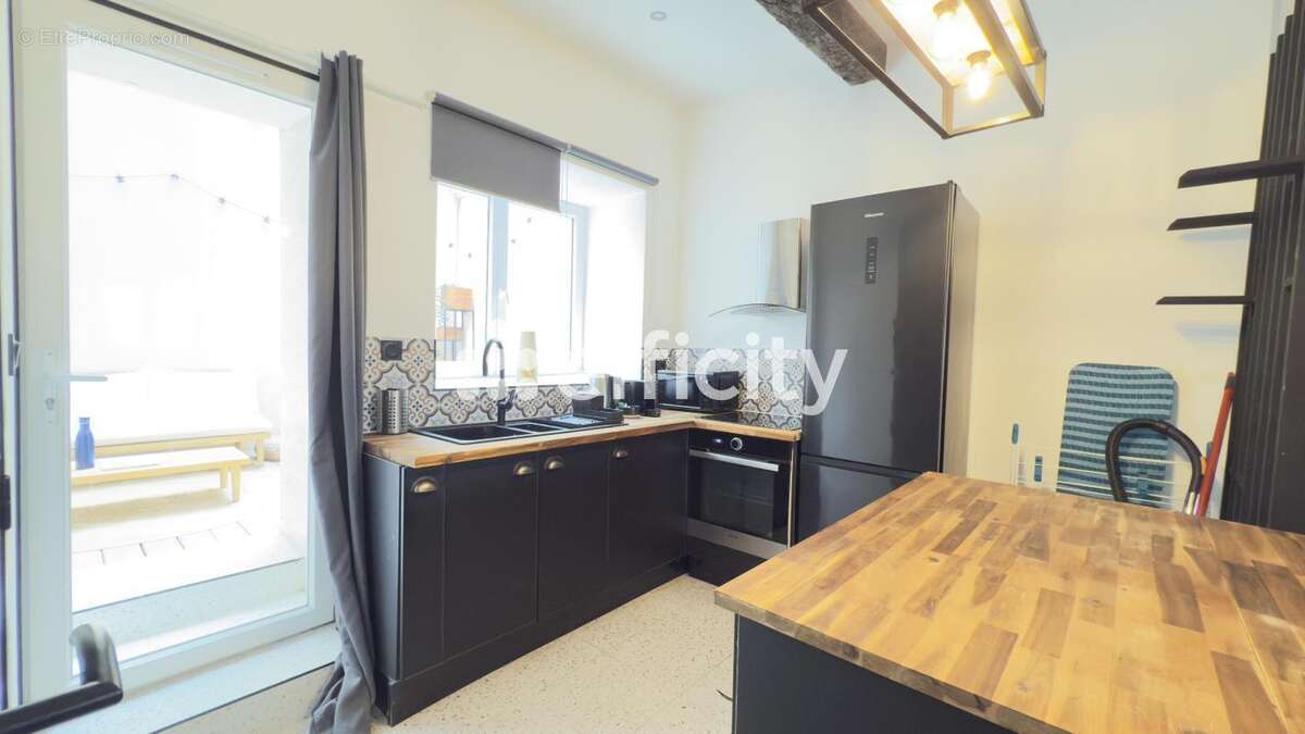 Appartement à MARSEILLE-1E
