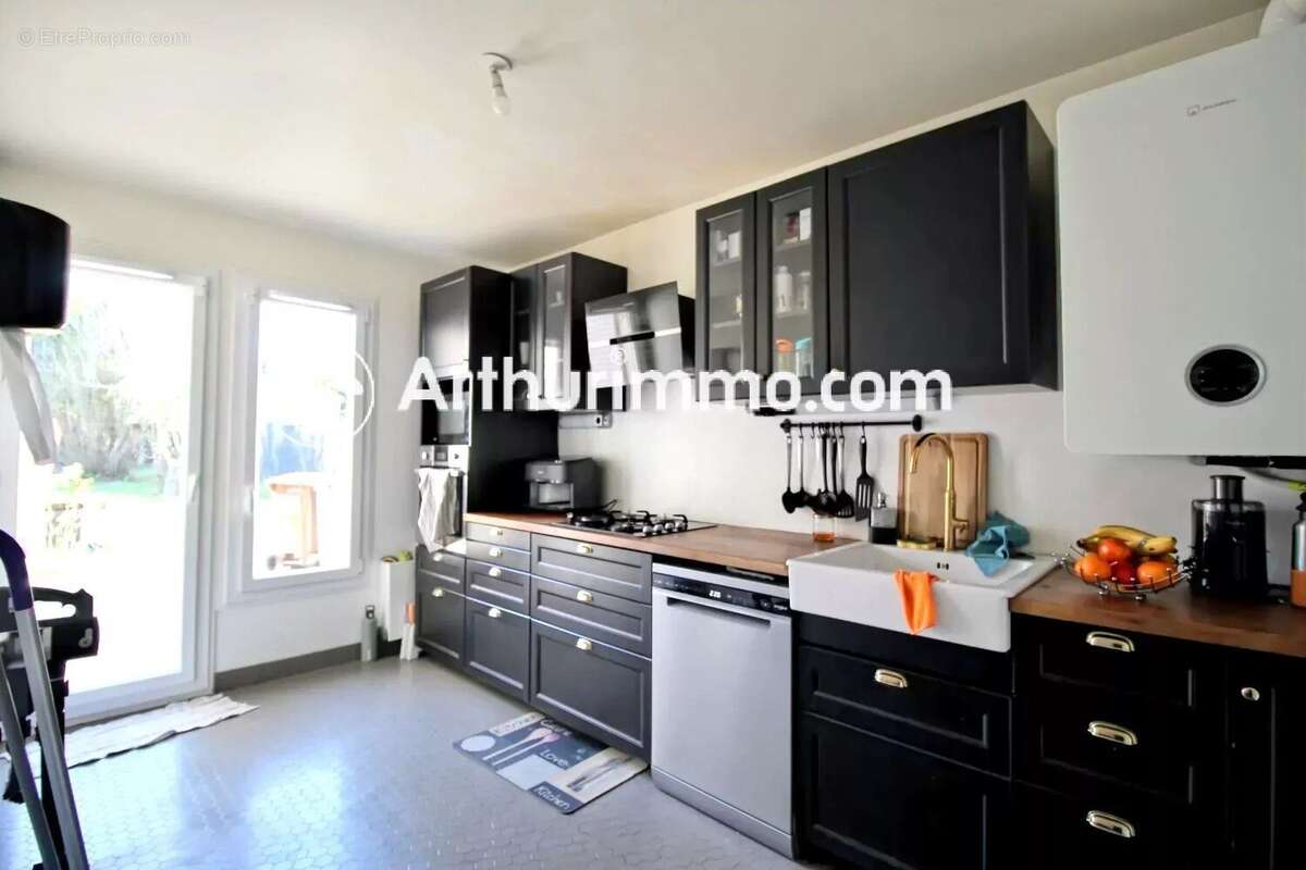 Maison à SAVIGNY-LE-TEMPLE