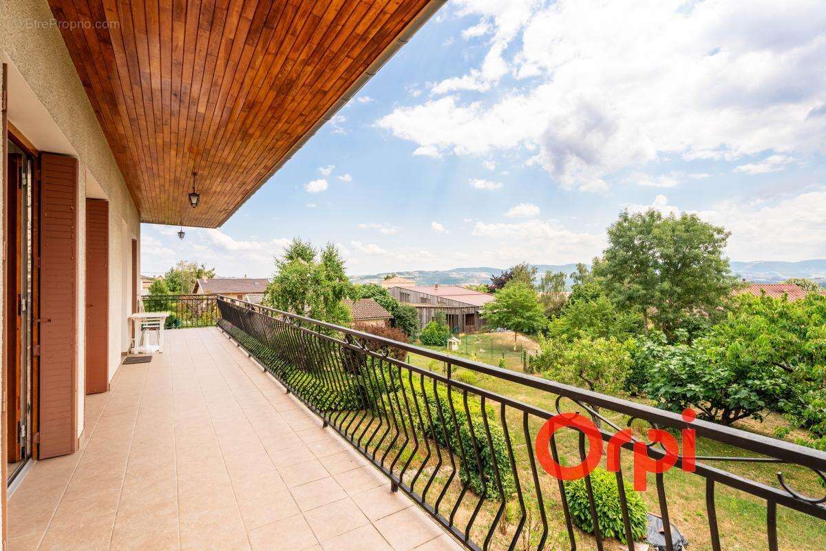 Maison familiale de 150 m² avec appartement indépendant, sous-sol complet et terrain de 999 m² - photo 16