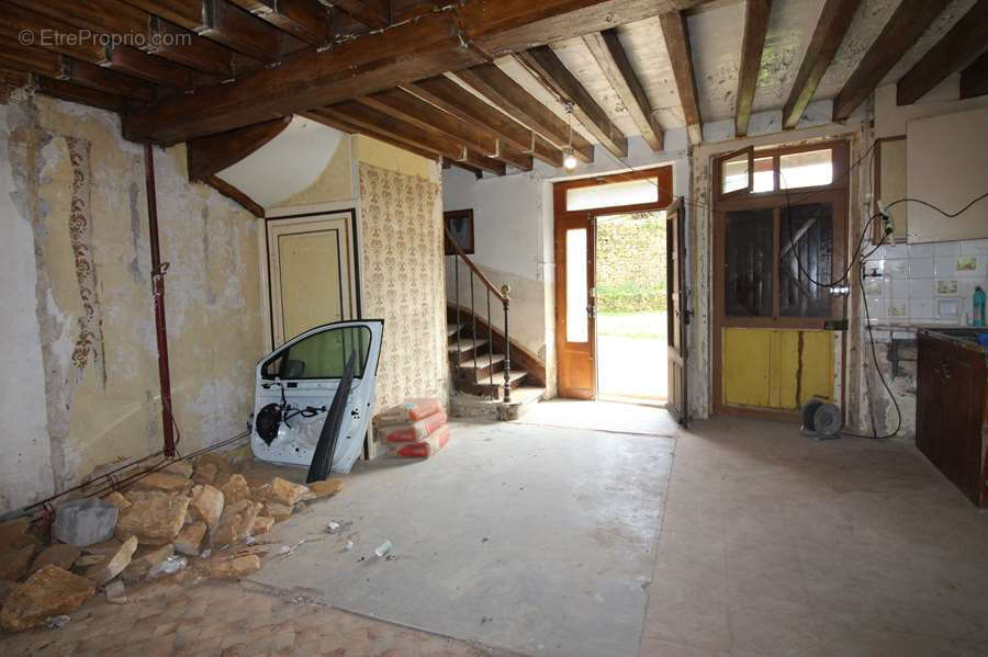 58, Exclusivité Agence à 5mns de Clamecy - Maison de Campagnie à finir de restaurer + matériaux. - photo 3