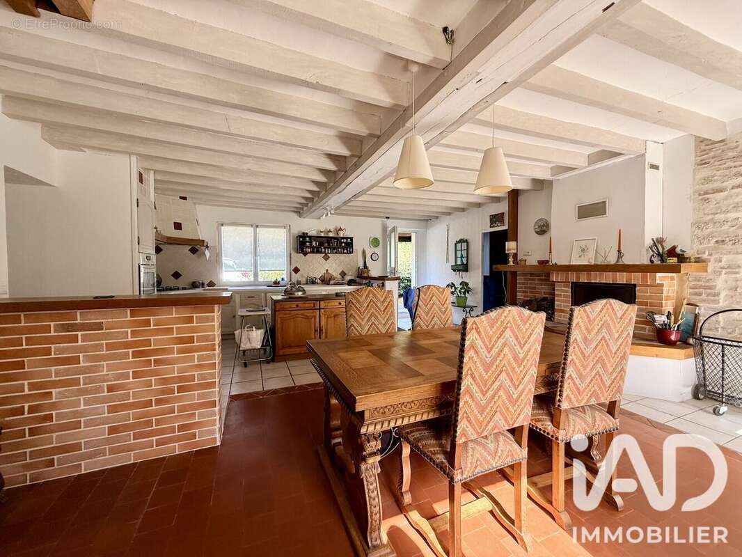 Maison 207 m² à Boiscommun  - photo 3